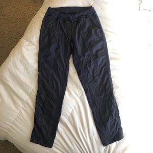 LULULEMON Crop Pants/Joggers
